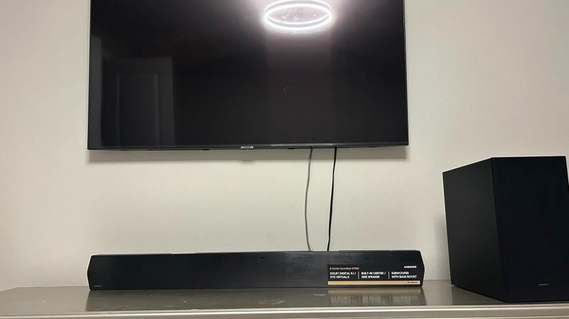 Samsung HW-B750D 5.1-Channel Sound Bar