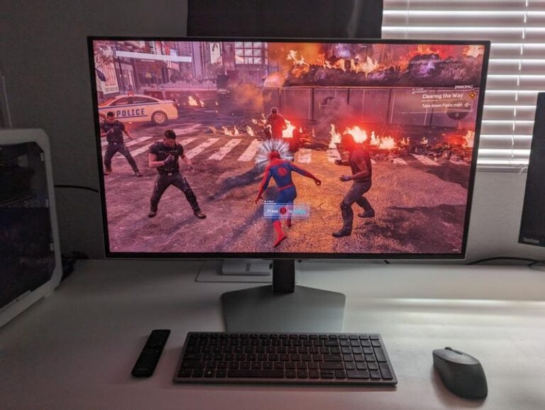 Samsung Odyssey OLED G8 S32DG802 32-Inch 4K UHD Smart Gaming Monitor