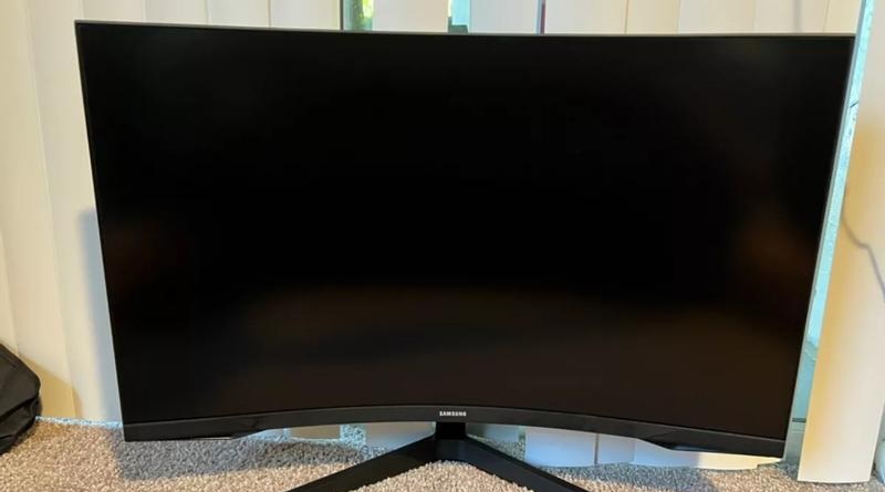 Samsung ViewFinity S7 S32D702 32-Inch 4K UHD Monitor (S70D Series)